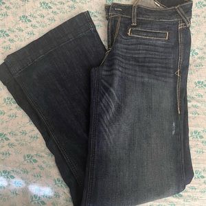 Ariat trouser Jean 28regular. I’m 5’ 1” and they are way too long on me